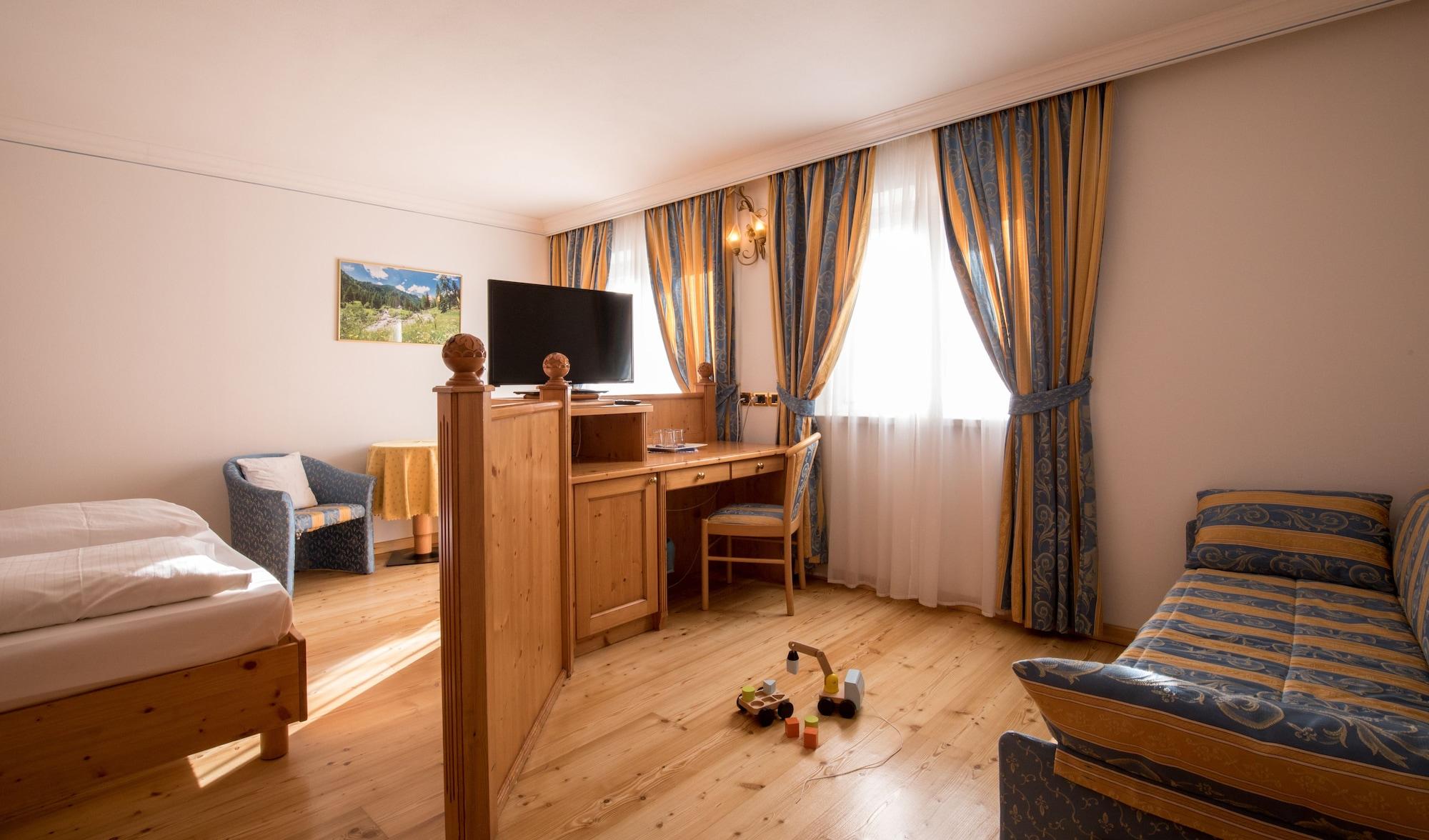 Hotel Chalet All'Imperatore Мадонна-ди-Кампильо Экстерьер фото