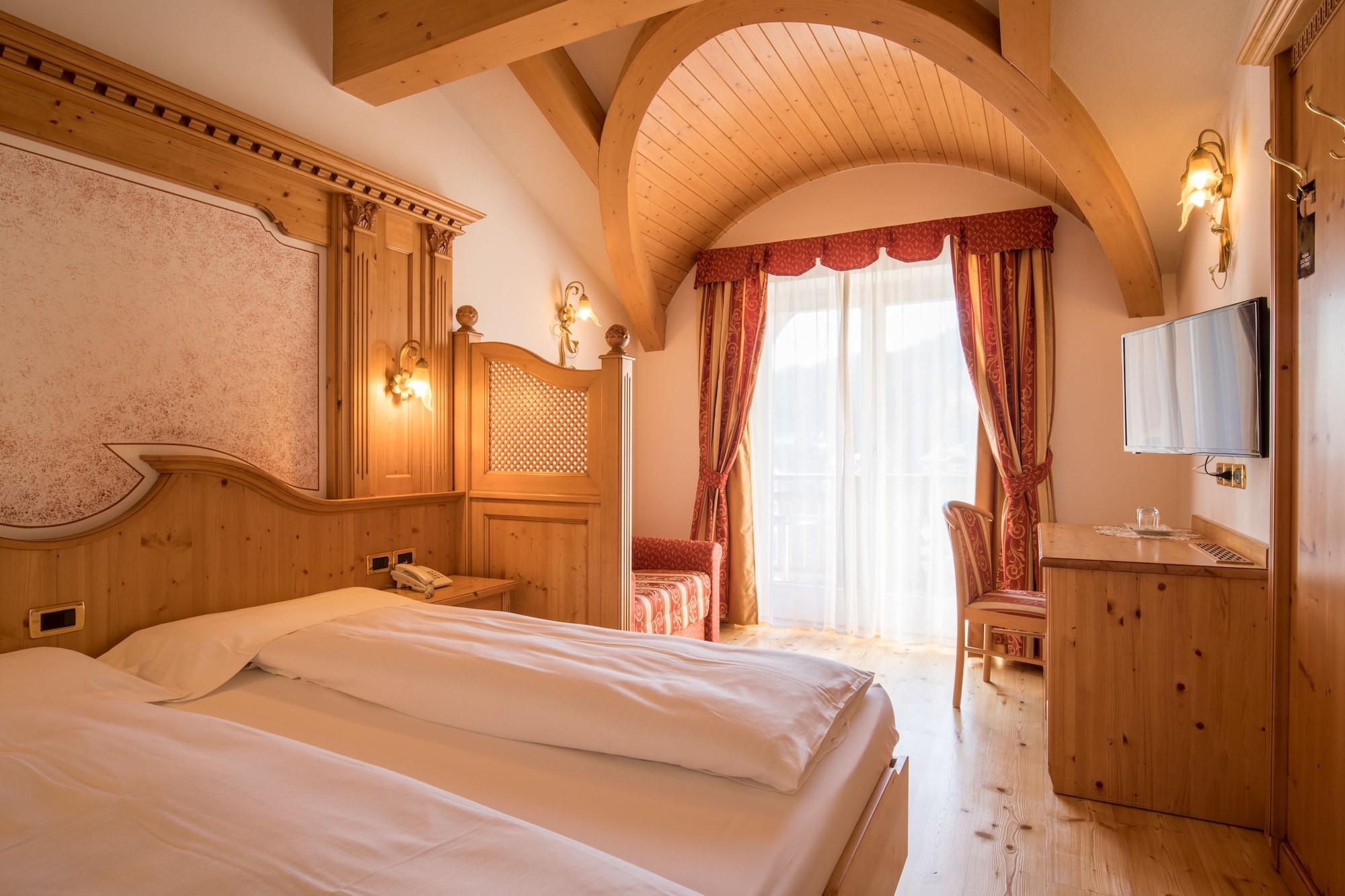 Hotel Chalet All'Imperatore Мадонна-ди-Кампильо Экстерьер фото
