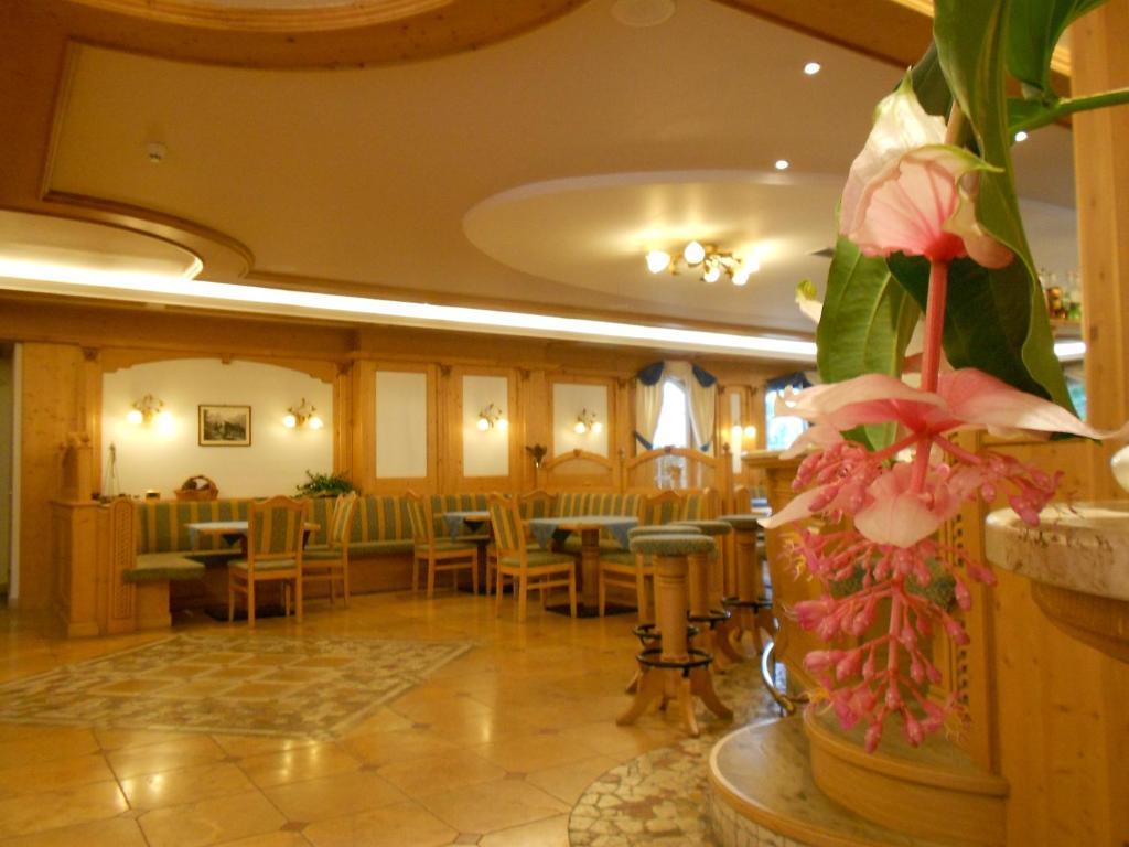 Hotel Chalet All'Imperatore Мадонна-ди-Кампильо Экстерьер фото