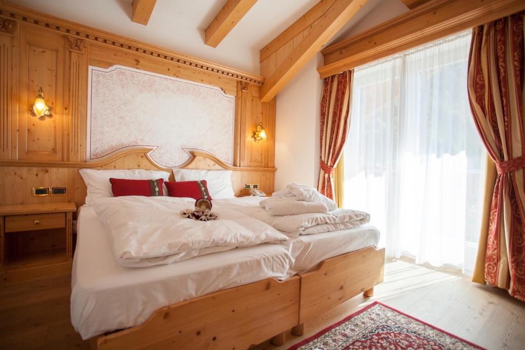 Hotel Chalet All'Imperatore Мадонна-ди-Кампильо Экстерьер фото